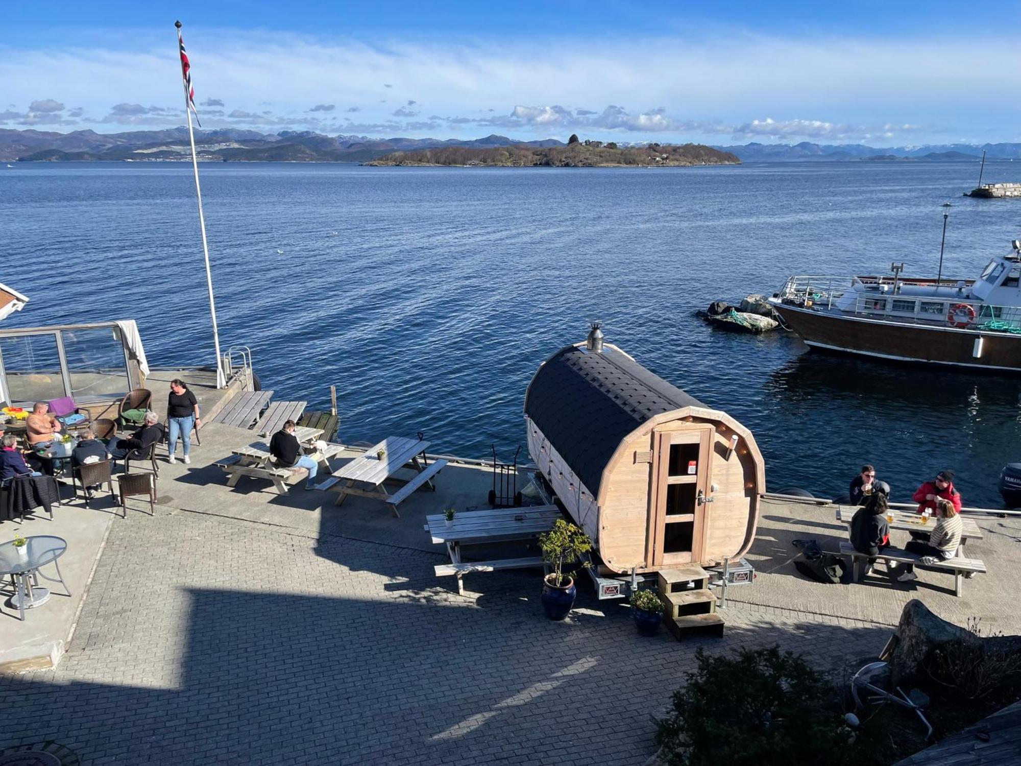 Sjoberg Hotell Og Ferie Leiligheter Østhusvik Exterior foto