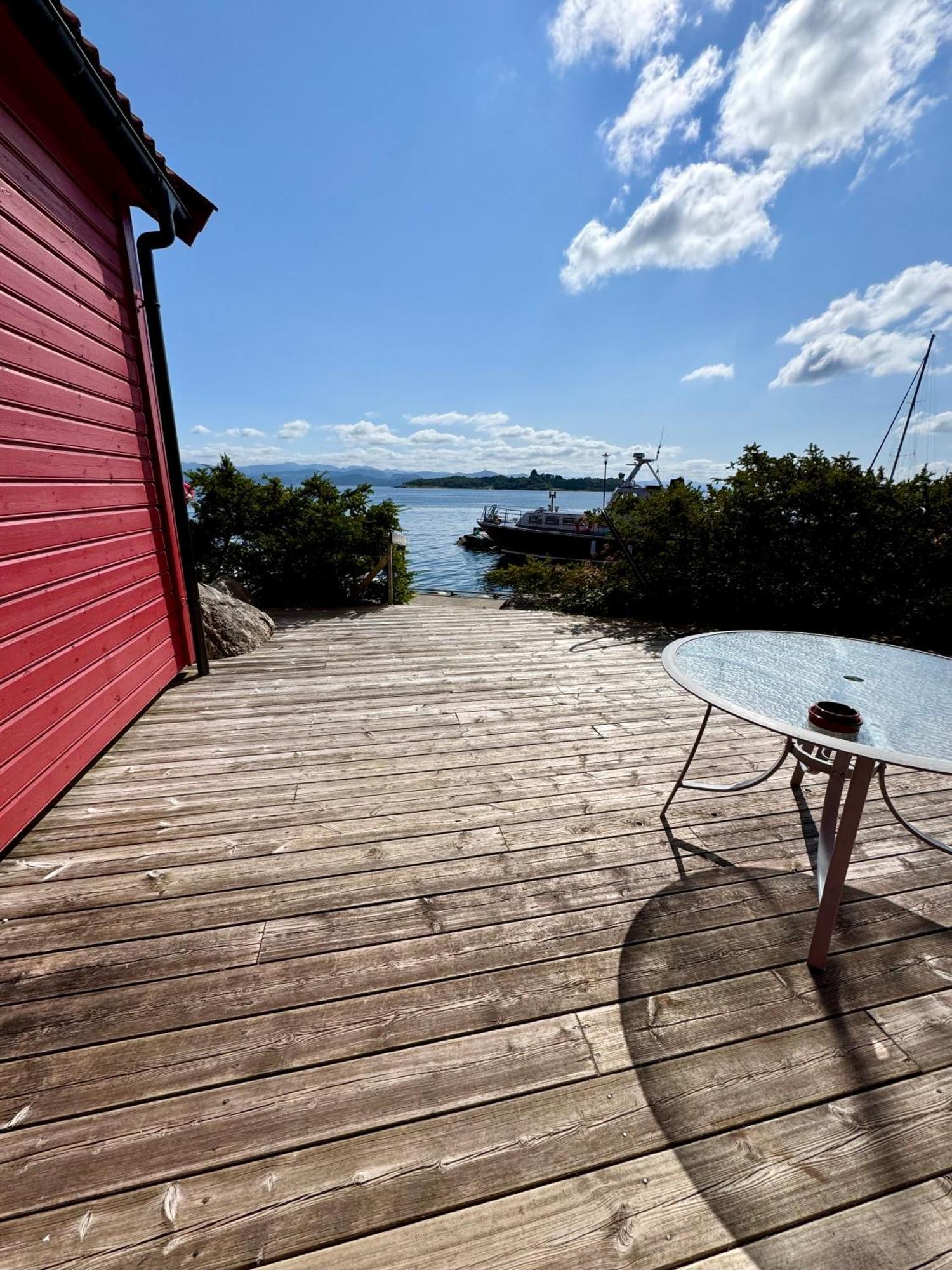 Sjoberg Hotell Og Ferie Leiligheter Østhusvik Exterior foto