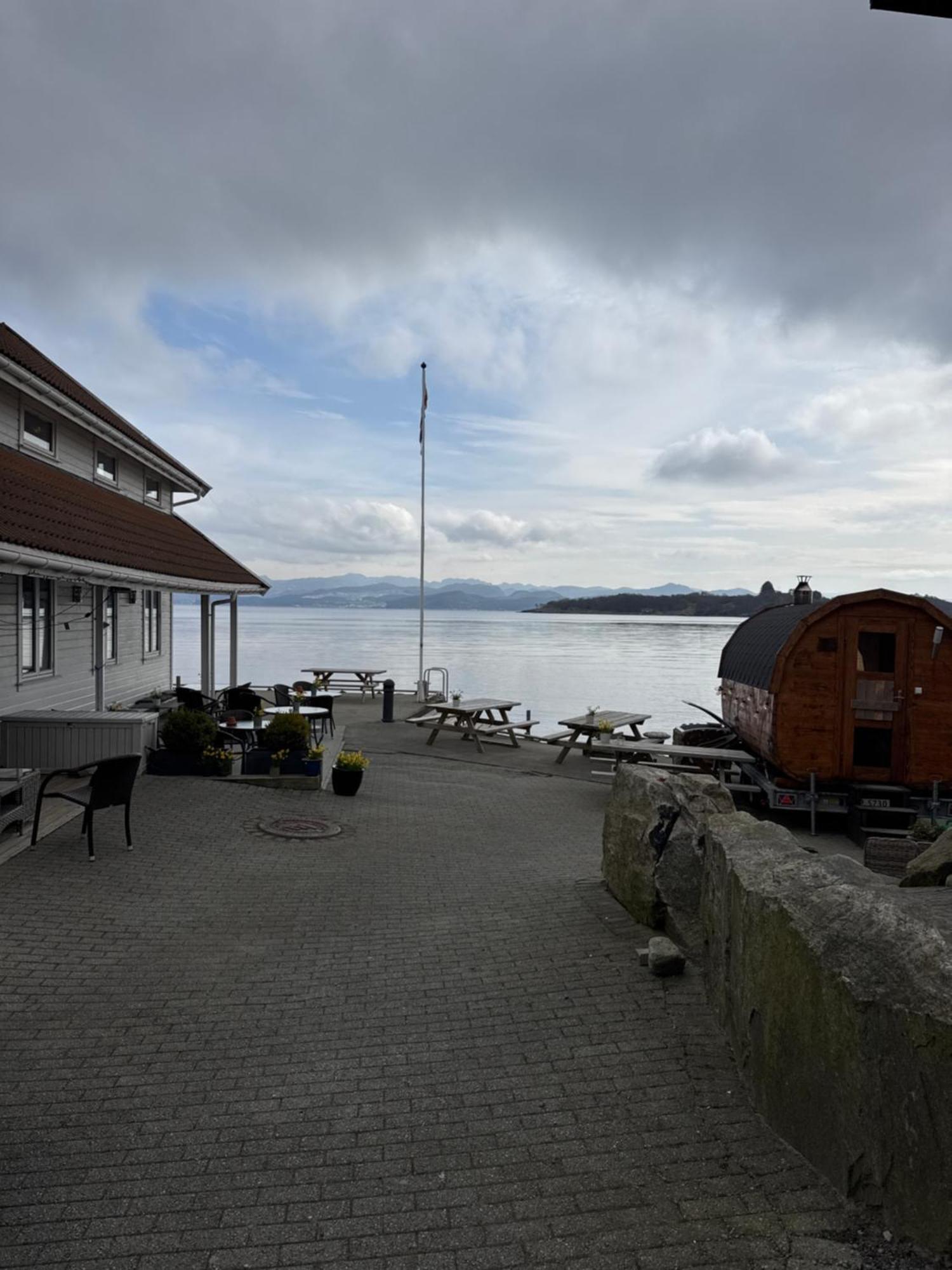 Sjoberg Hotell Og Ferie Leiligheter Østhusvik Exterior foto