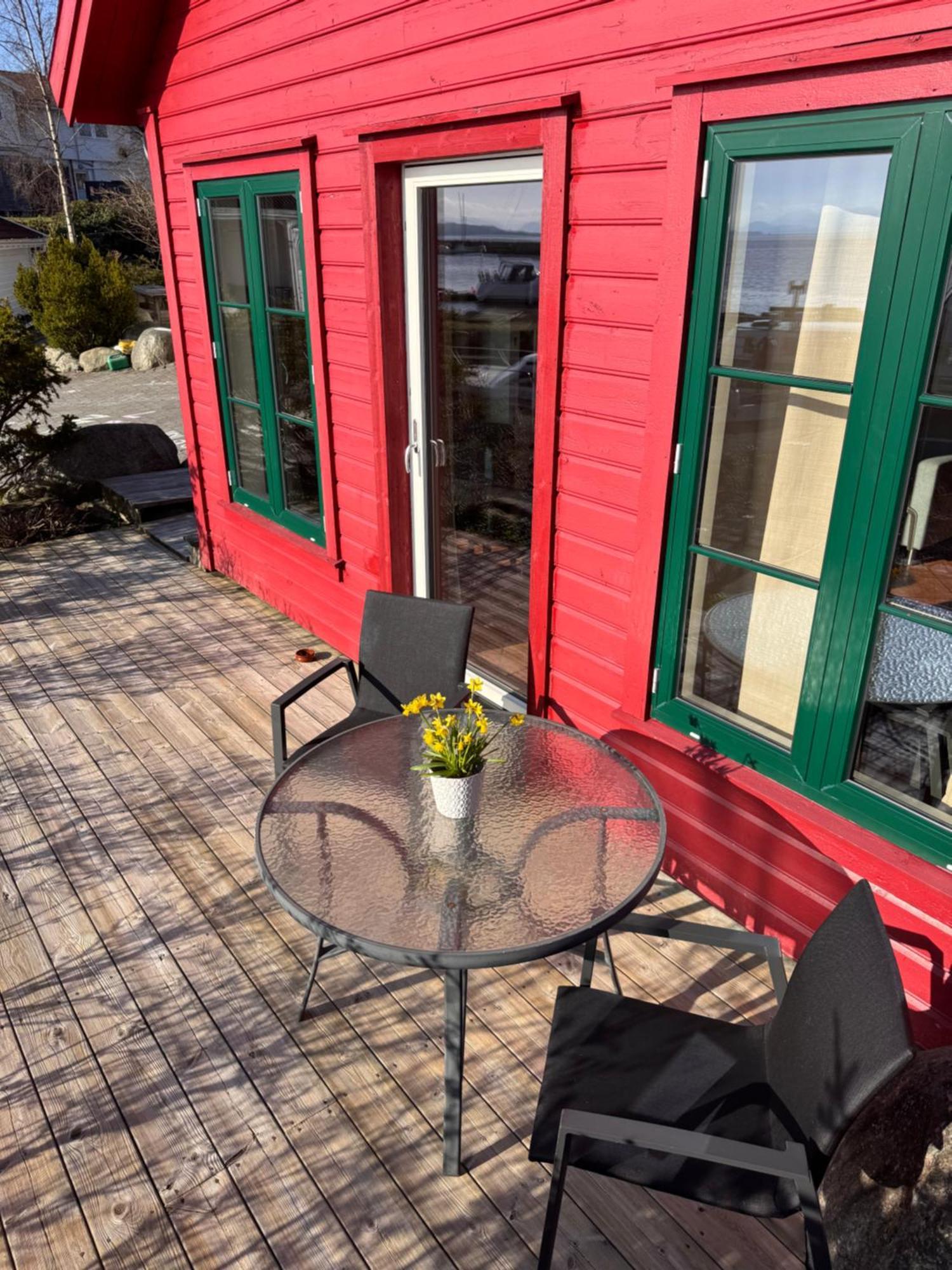 Sjoberg Hotell Og Ferie Leiligheter Østhusvik Exterior foto